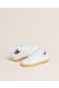 sneakers-blanches-pour-un-look-elegant