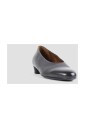 black-leather-decollete-pumps