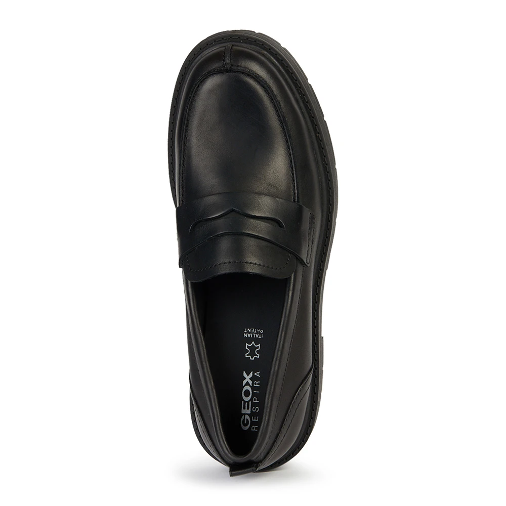 Geox Ademende ultra-dempende loafer met modern design Black Dames