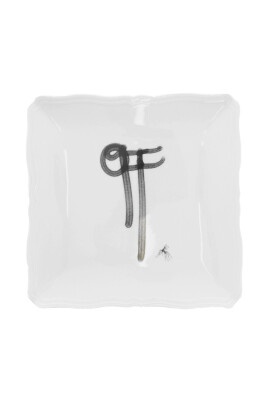 plateau-assiette-carre-en-porcelaine