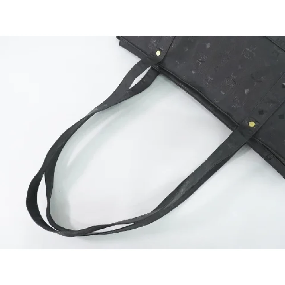 MCM Pre-owned Canvas shoulder-bags Black Dames