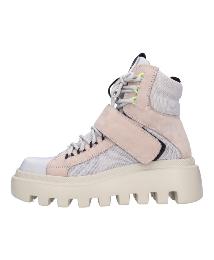 bottes-grises