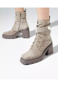 bottines-en-daim-beige