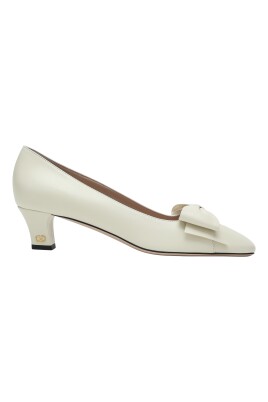 white-bowow-mid-heel-pumps