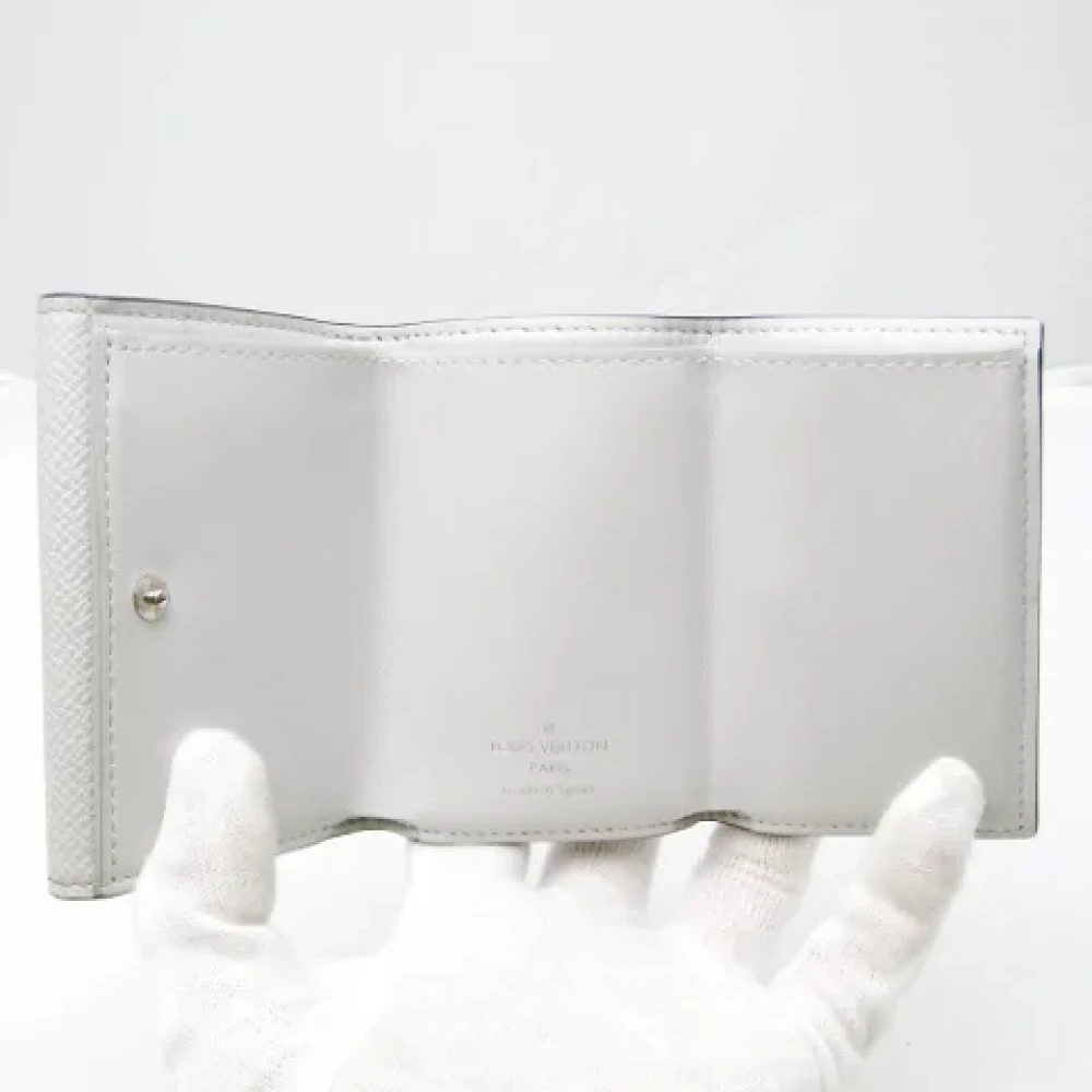 Louis Vuitton Vintage Pre-owned Leather wallets White Heren