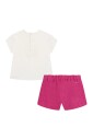ensemble-t-shirt-blanc-et-short-fuchsia