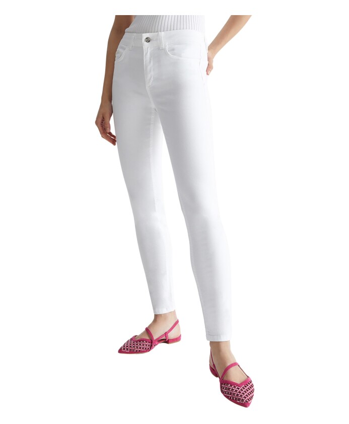 skinny-jeans-with-5-pockets