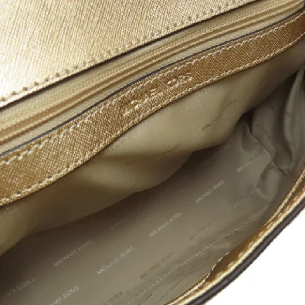 Michael Kors Pre-owned Plastic handbags Beige Dames