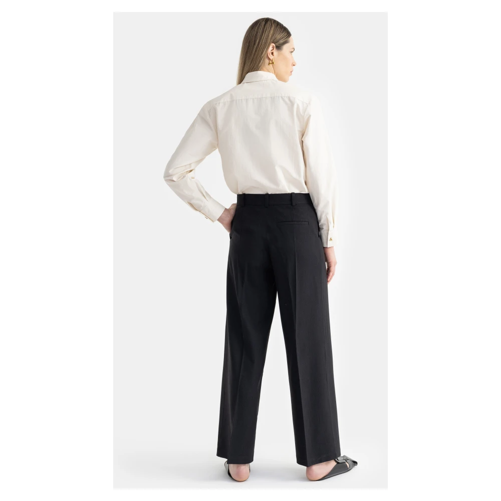 Aeron Vidal White Dames