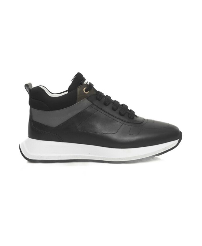 black-leather-platform-sneakers-logo