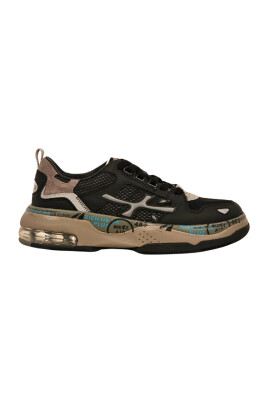 black-sneakers-unique-design-comfortable-sole