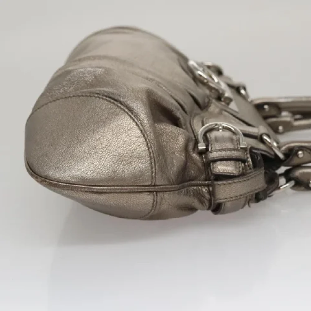 Salvatore Ferragamo Pre-owned Leather shoulder-bags Gray Dames