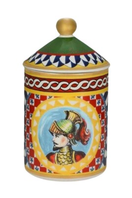 pot-decoratif-luxueux-et-aromatique