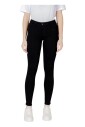 slim-and-super-skinny-jeans-model-xw000123