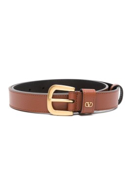 brown-leather-logo-belt-with-gold-buckle