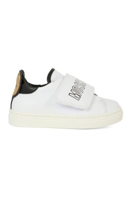 sneakers-en-cuir-blanc-avec-ours-en-peluche