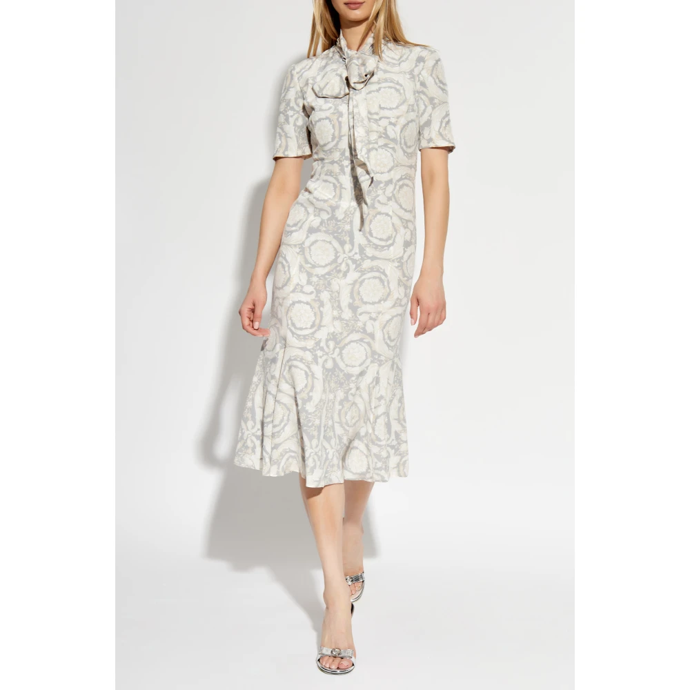 Versace Jurk met 'Barocco' print Gray Dames