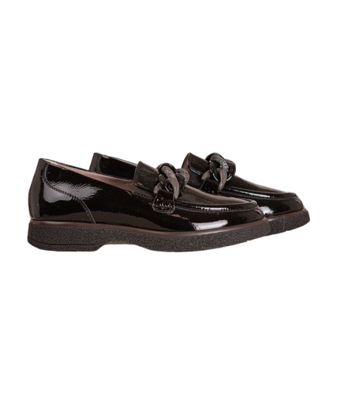 zwarte-loafer-met-kettingdetail