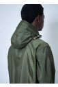 veste-legere-et-deperlante-a-capuche