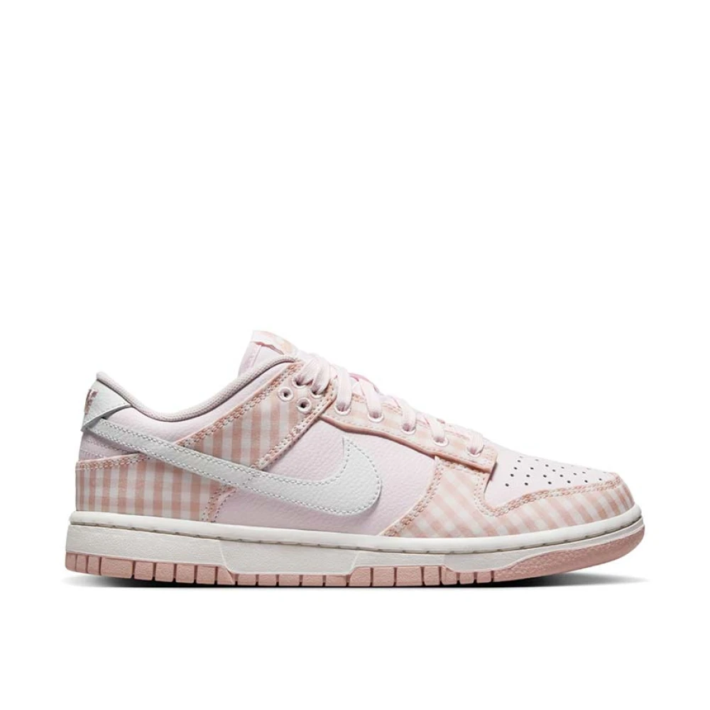 Nike - Shoes > Sneakers - Pink - Nike - Modalova