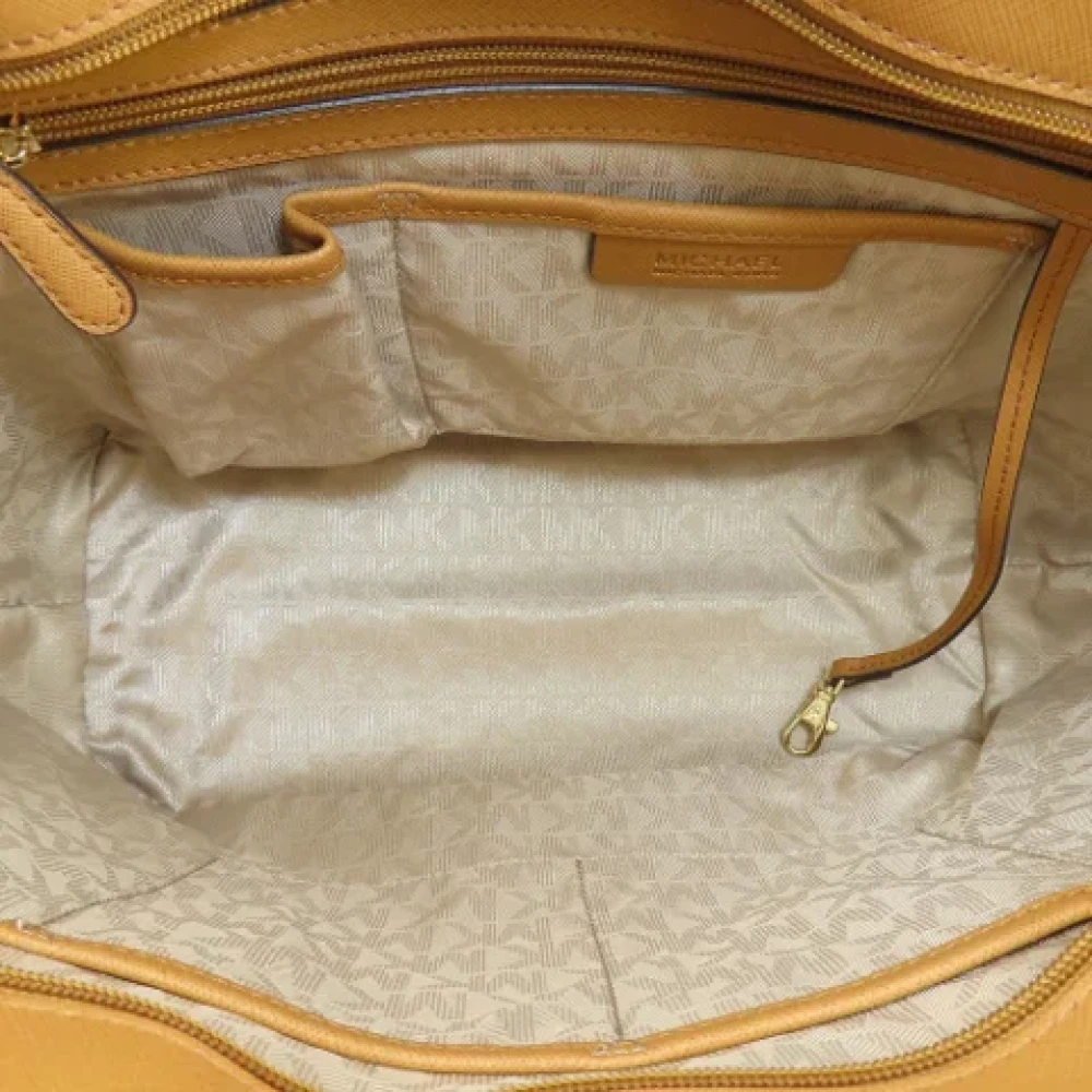 Michael Kors Pre-owned Plastic shoulder-bags Brown Dames