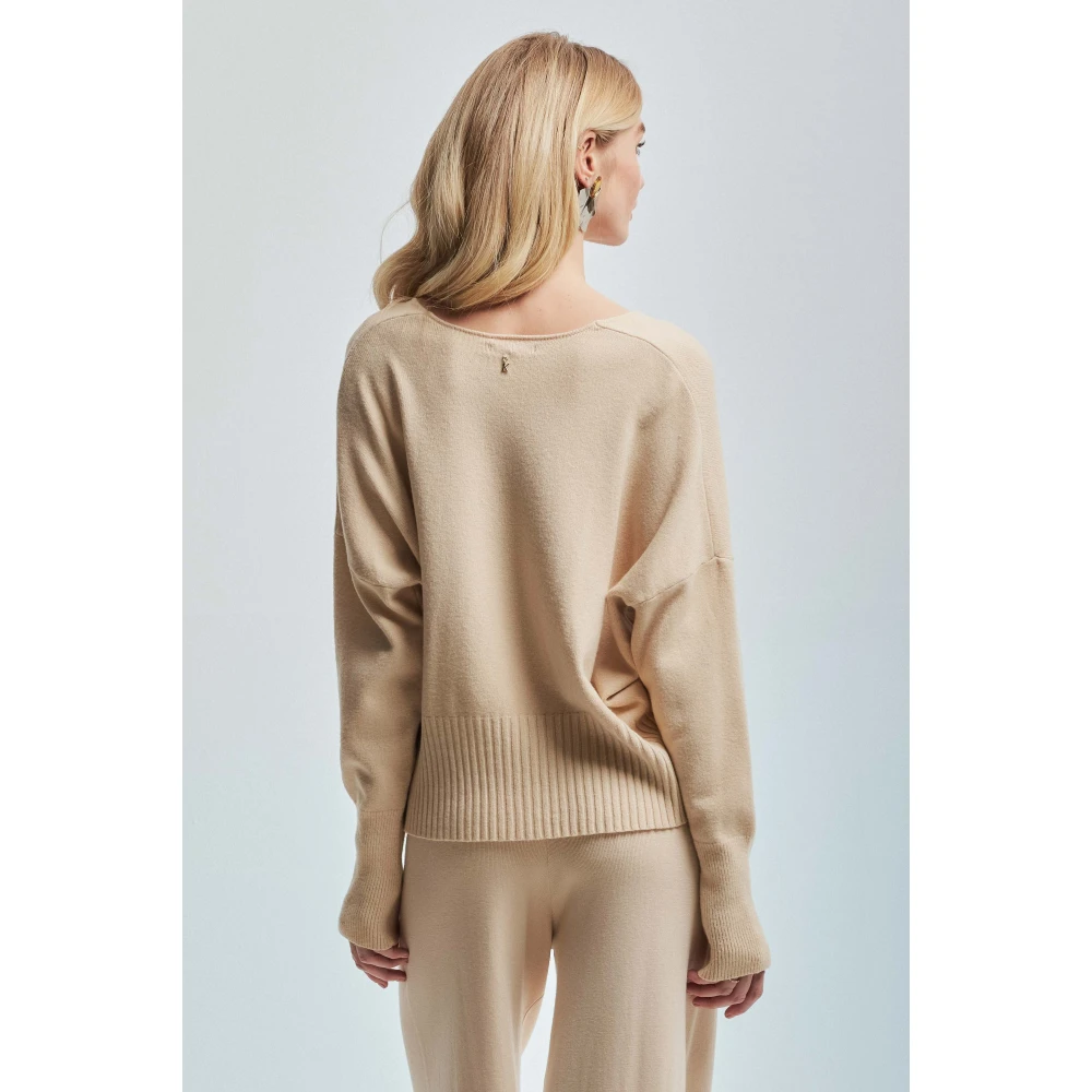 Kocca Jumper met subtiele drapering Beige Dames