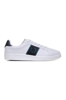 minimalist-and-sophisticated-b721-sneakers