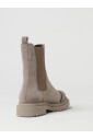 elegantes-bottines-chelsea-en-daim