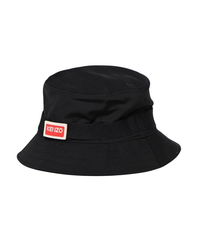 chapeau-seau-noir-accessoire-elegant-polyvalent