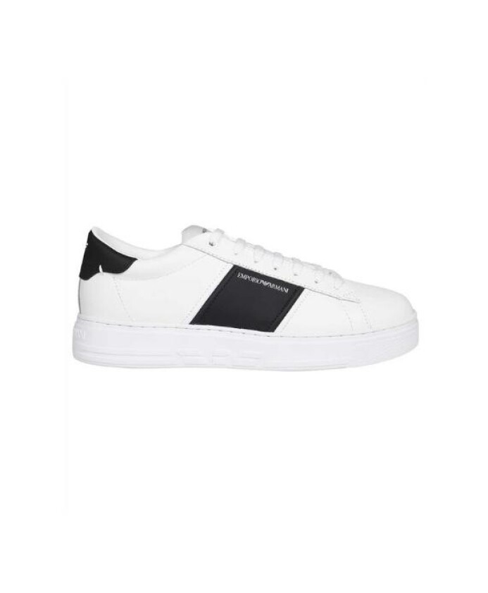 baskets-en-cuir-blanc-noir