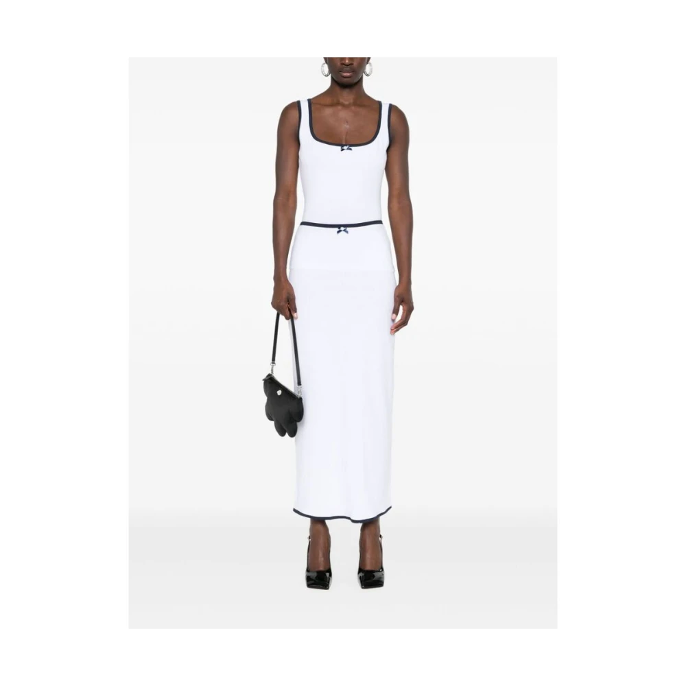 Rowen Rose Blauwe Bloemenapplicatie Jersey Rok White Dames