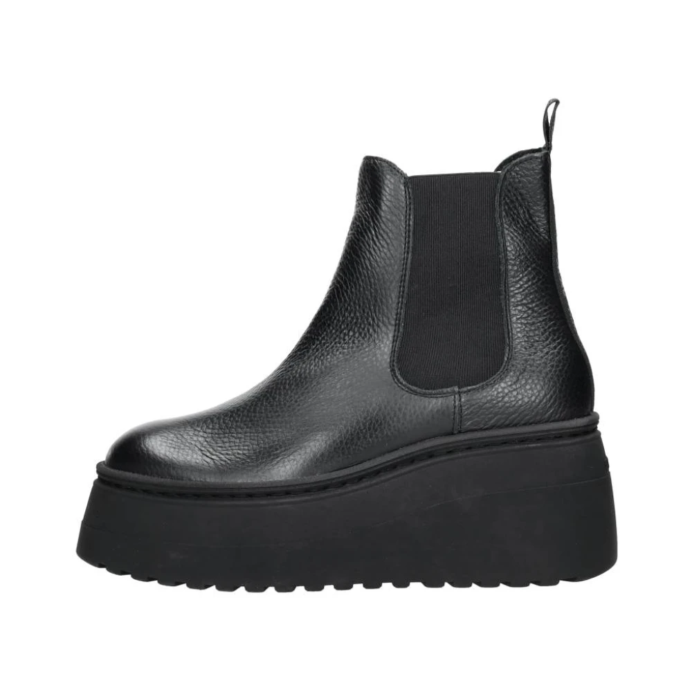 Steve Madden Women's Black Pegasus Chelsea Boot