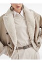 grijze-leren-riem-met-perforatiedetails