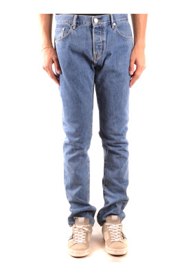 jeans-en-denim-classiques-pour-un-usage-quotidien