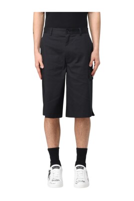 black-cargo-shorts-with-pockets