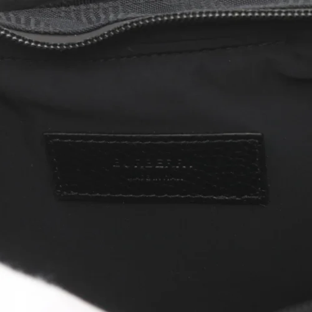 Burberry Vintage Pre-owned Nylon crossbody-bags Gray Dames