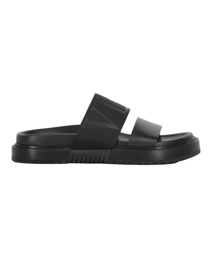mules-en-cuir-avec-logo