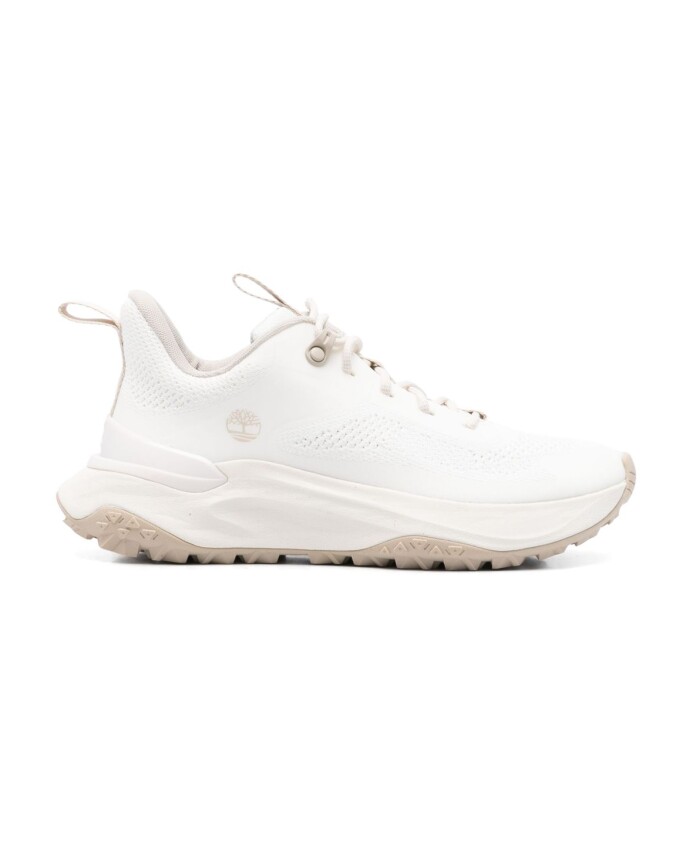 white-sneakers-for-women