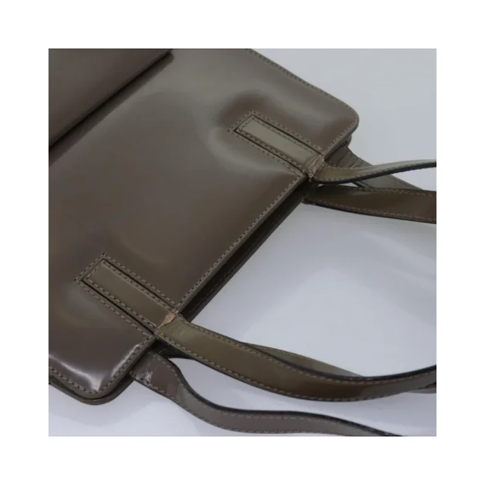 Salvatore Ferragamo Pre-owned Plastic handbags Gray Dames