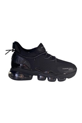 black-low-top-sneakers