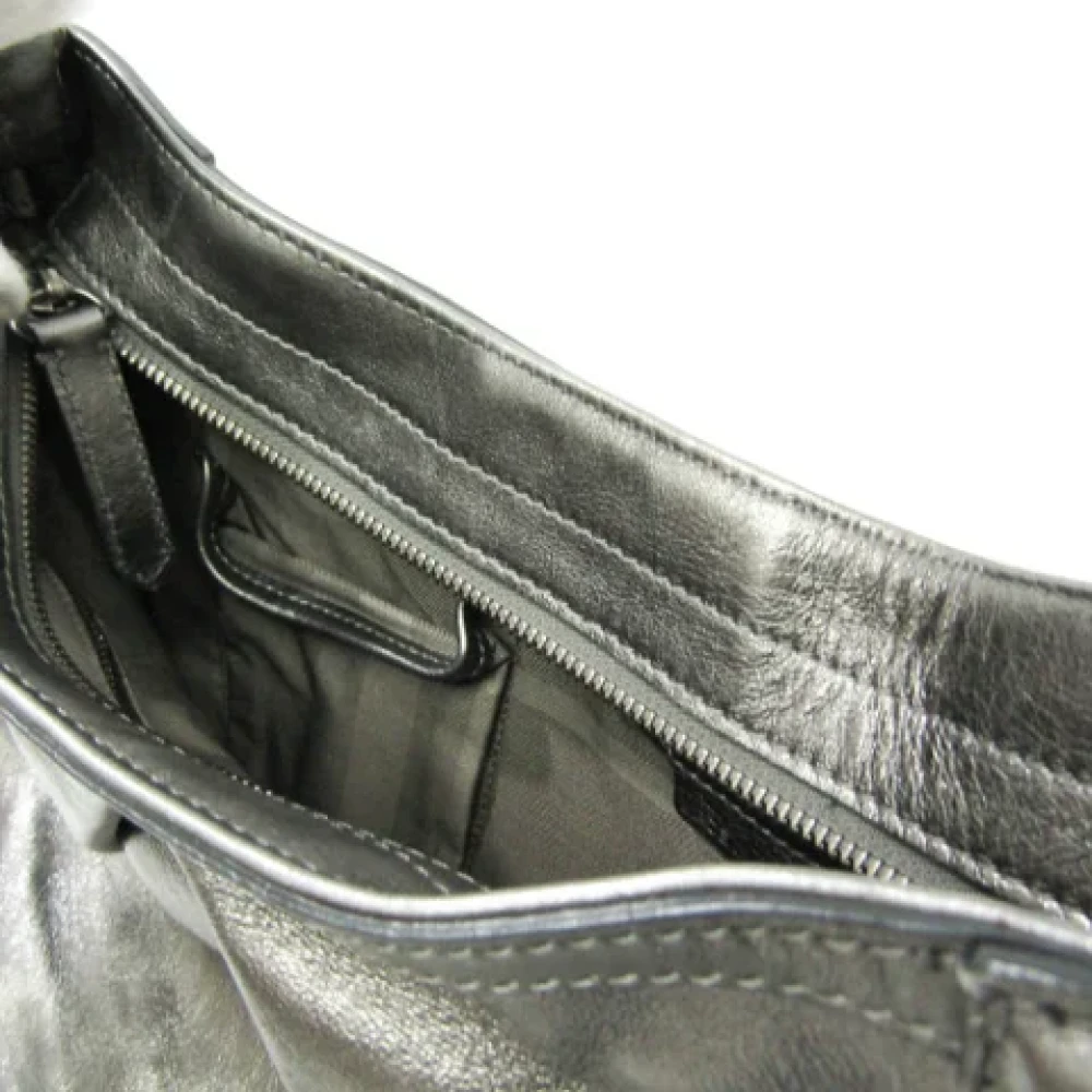 Burberry Vintage Pre-owned Leather shoulder-bags Gray Dames