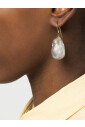 boucles-d-oreilles-texturees-dorees-et-blanches