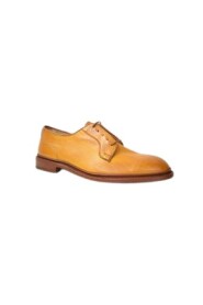 Sznurowane buty