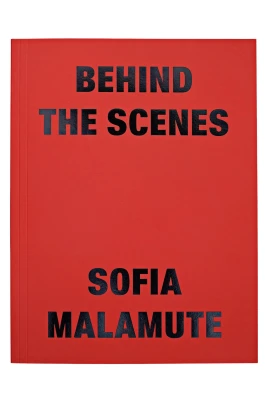 Sofia Malamute Bakom Boken