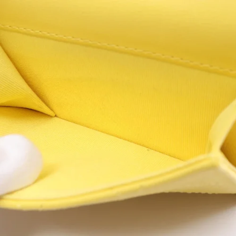 Chanel Vintage Pre-owned Leather wallets Yellow Dames