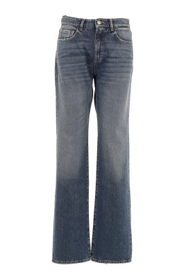 light-blue-denim-jeans-los-angeles