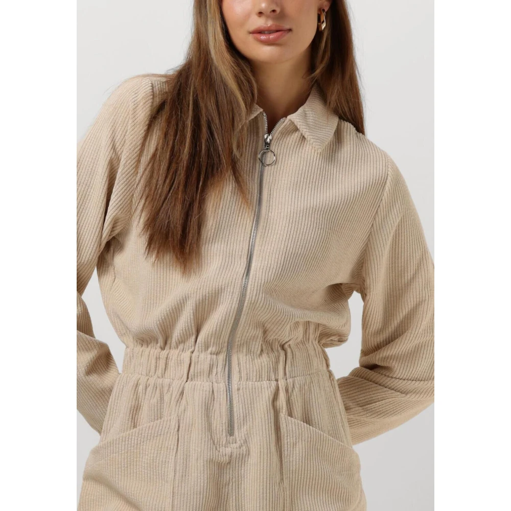 Lollys Laundry Zandkleurige jumpsuit voor veelzijdige styling Beige Dames