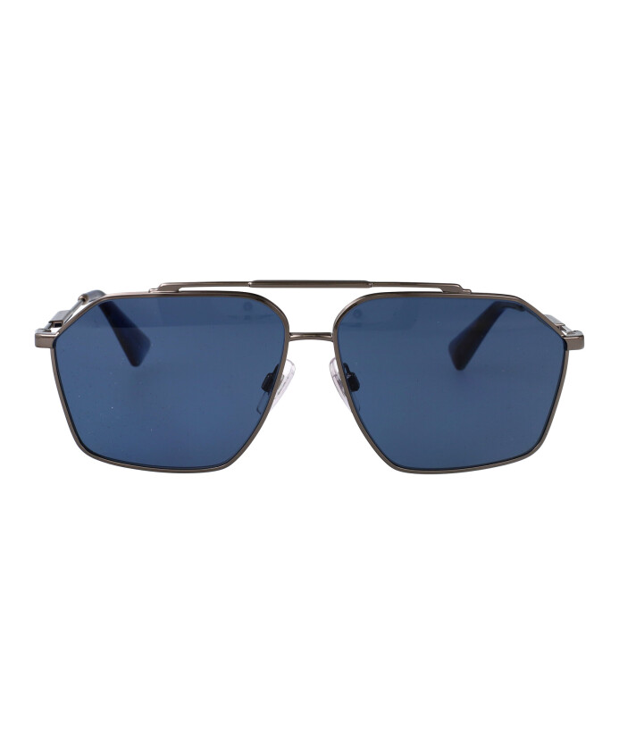 lunettes-de-soleil-elegantes-avec-modele-0dg2303