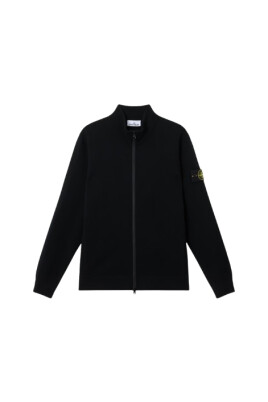 pull-en-laine-noire-avec-col-haut