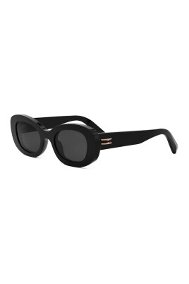 stylish-sunglasses-with-black-frame